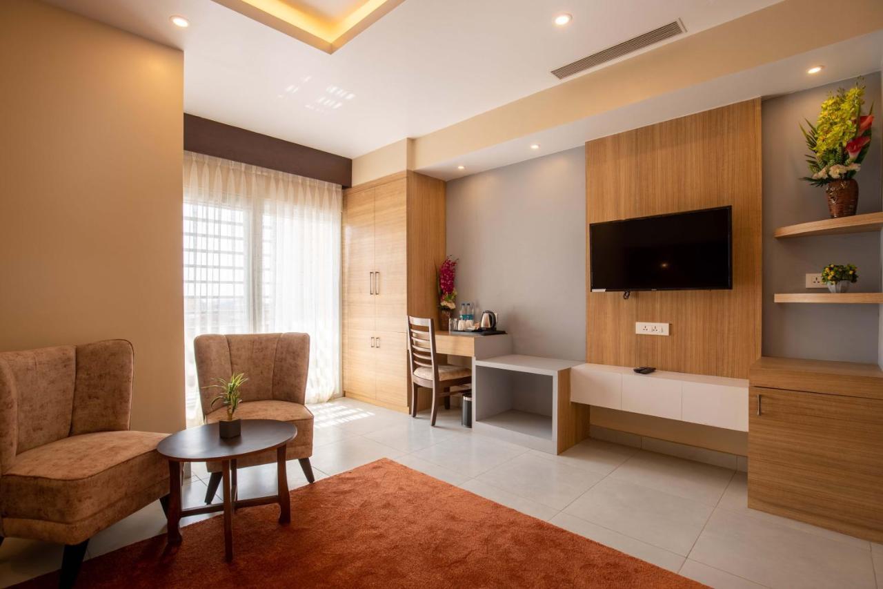 Hotel Palm International Butwal Eksteriør billede