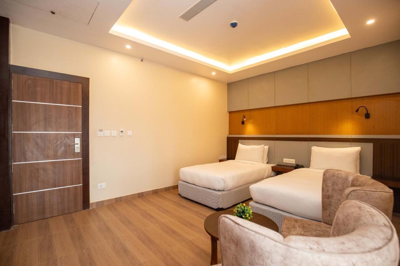 Hotel Palm International Butwal Eksteriør billede