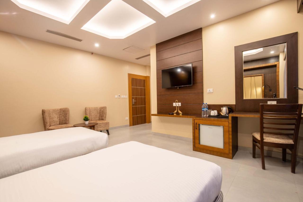 Hotel Palm International Butwal Eksteriør billede